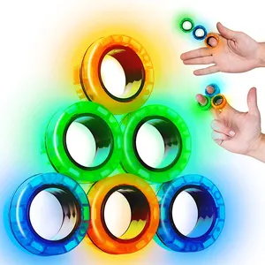 Sıcak satış manyetik Fidgets oyuncaklar karanlık Fidget manyetik Spinner yüzükler yetişkinler çocuklar için