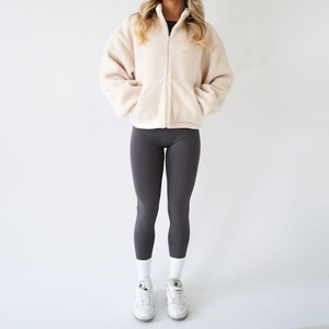 Chaqueta de Felpa Sherpa Acogedora de Forro <span class=keywords><strong>Polar</strong></span> con Cierre Completo y Bolsillos para Mujer Fabricada por OEM Personalizado - Product Image 4