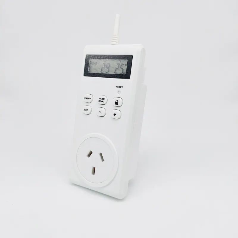 Plug in type Room Temperature Controller to Build 4PCS Heating Panel System