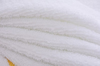 Serviettes de bain de luxe de haute qualité 100% coton, bonne absorption, tissu éponge doux, satin doré, rayures dobby, logo personnalisé, utilisation à domicile, hôtel, spa