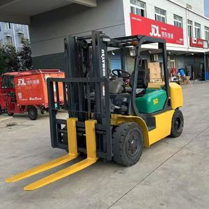 Montacargas Todoterreno Diésel de 5T y 3m, Usado, Marca Komatsu, Tracción 4x4, 1 Año de Garantía, Mástil de Dos Etapas, Neumáticos Sólidos, Entrega Rápida - Product Image 3