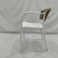 Chaise de salle à manger moderne en plastique avec dossier en corde tressée, résistante aux intempéries, pour patio, avec accoudoirs incurvés, chaise d'appoint légère