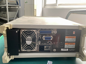 Fuente de Voltaje/Corriente Advantest R6161 con Soporte Alto para Ax501 en Buen Estado - Product Image 4