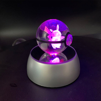 Vente en Gros Usine Nouvelle Pokéball en Cristal Design Personnalisé Balle Cristal 3D Pokémon Go avec Base LED