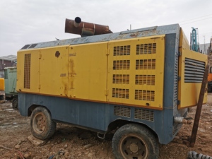 Compresor de aire hongwuhuan de segunda mano, modelo 2018, compresor de aire de tornillo diésel de 18 bar - Product Image 4