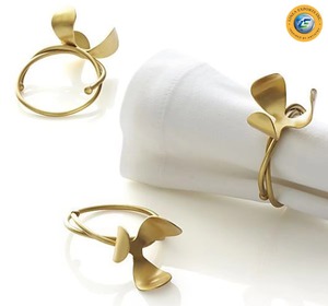 Support de serviette en laiton en forme de bois de cerf, décoration de table pour la salle à manger, mariages et fêtes, disponible à la vente en gros - Product Image 3