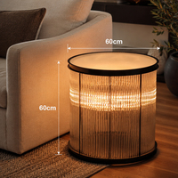 Table d'appoint ronde en verre cannelé de 60 cm avec lumière LED intégrée, cadre en métal noir pour salon, coin canapé, décoration intérieure, meubles