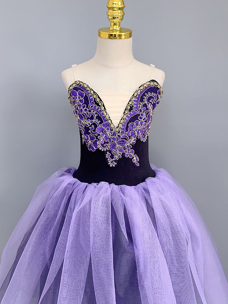 Jupe longue en fil doux, couleur violet.