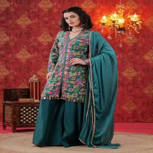 Ensemble Sharara vert mousse de haute qualité, orné à la main de motifs floraux, en soie Chanderi légère, pour tenues de mariage - Product Image 1