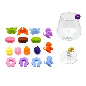 Marqueurs de verres à vin en silicone colorés à motifs floraux et animaux, clips d'identification de verres réutilisables de qualité alimentaire - Product Image 1