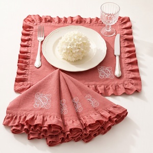 Serviettes en lin brodées à volants carrés vintage, sets de table en coton pour la décoration de table de mariage - Product Image 1