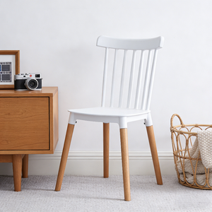 <span class=keywords><strong>Chaise</strong></span> de salle à manger <span class=keywords><strong>scandinave</strong></span> contemporaine avec dossier à lattes et pieds en bois de hêtre massif pour applications intérieures modernes - Product Image 2
