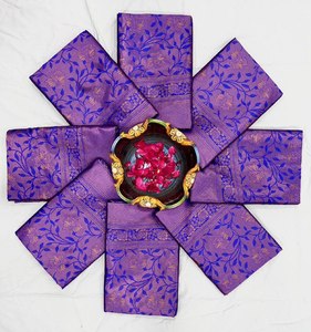 Vêtements ethniques exclusifs pour femmes, sari traditionnel en tissu de soie Lichi doux, design magnifique, pallu riche, travail jacquard - Product Image 4