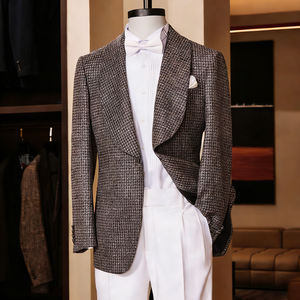<span class=keywords><strong>Blazer</strong></span> a <span class=keywords><strong>Cuadros</strong></span> Marrón Tierra para Hombre, Traje con Cuello Chal, Corte Entallado de Lana, Estilo Personalizado para Eventos Sofisticados - Product Image 1