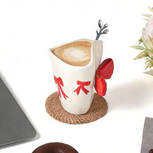 Keramische koffie- en melkbeker met deksel en giettuit - Schattig design voor het zetten van thee, warme/koude dranken, voor gebruik op kantoor/thuis - Product Image 2