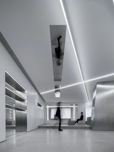 Perfil de alumínio para iluminação de decoração interna, formato em <span class=keywords><strong>U</strong></span>, com canal difusor de LED embutido, nas cores preto e branco. - Product Image 6