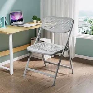 Chaise de salle à manger moderne en plastique PP avec pieds en fer - Product Image 4