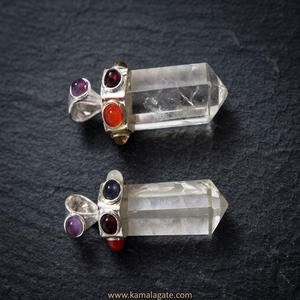 Colgante de Cristal de Cuarzo Hexagonal Hecho a Mano con Detalles de Granate y Amatista - Recuerdo para el Día de Acción de Gracias - Product Image 4
