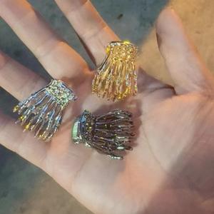 2025 New Mini Metal Jacaré Grampo do cabelo Pin Hairgrips Crânio Acessórios de cabelo Bone Ghost Hand Halloween Skelton Hair Claw Clips - Product Image 4