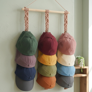 Porte-chapeaux en macramé couleur personnalisée, style ferme, rangement pour casquettes, double cintre bohème en macramé - Product Image 1