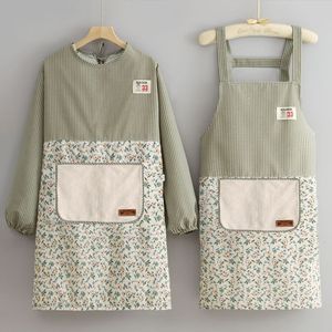 Delantal de algodón de manga larga con bolsillo floral para cocina, uso diario para mujeres - Product Image 1