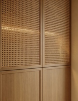 Meuble d'entrée sur mesure, armoire de rangement moderne en bois grainé pour couloir avec espace à chaussures, présentoir à vin et éclairage LED