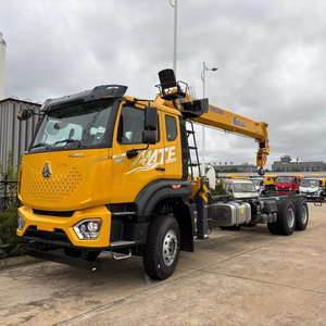 Camión grúa móvil Sinotruk Howo, motor CDW, 16 toneladas, capacidad <span class=keywords><strong>de</strong></span> elevación, 14m, alta eficiencia para alquilar - Product Image 1