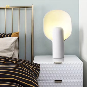 Lampe de table en résine LED blanche créative à prix réduit, blanc sable et brun au choix, lampes d'art pour la maison - Product Image 2