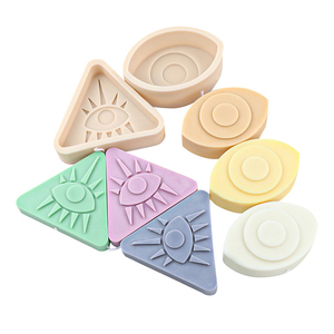 YS coréen bricolage Triangle psychique pyramide oeil forme bougie moule Silicone tout <span class=keywords><strong>voyant</strong></span> oeil Triangle bougie savon plâtre faisant moule - Product Image 1