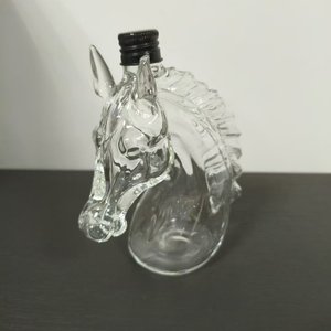 Bouteille en verre de silex à tête de cheval animale personnalisée de 350ml avec couvercles en aluminium avec bouchon pour vin <span class=keywords><strong>vodka</strong></span> whisky alcool - Product Image 1