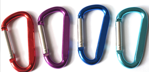 Vente en gros de porte-clés en <span class=keywords><strong>aluminium</strong></span> de 50 mm en forme de D, gravure OEM, logo personnalisé, mousquetons en métal, finition unie - Product Image 4