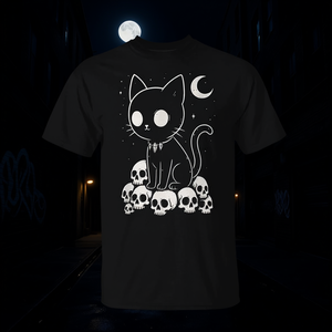 Camiseta negra con diseño de calaveras de gato, estilo gótico, alternativo y adorable. - Product Image 3
