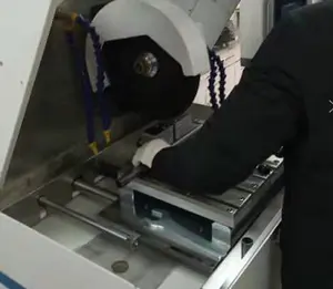 Mesin pemotong sampel metalik otomatis pemotong besar pemotong metalografi