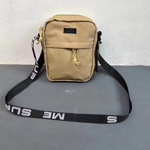 Tas Selempang Pria Kanvas Panjang Bergaya Sporty dengan Bordir Logo Merek Kustom, Tersedia Berbagai Warna - Product Image 3