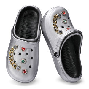 Bon marché Tendance Mode Plate-forme Belle Charme Conception Décoration Dame Femmes EVA Sabots Jardin Mules Pantoufles Chaussures - Product Image 6