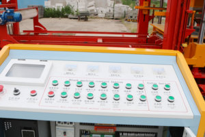 เครื่องตัด<span class=keywords><strong>เศษ</strong></span>เหล็กไฮดรอลิก HF300T ปั๊ม PLC อัตโนมัติ ได้รับการรับรองมาตรฐาน ISO9001/CE ผลิตขอบถนนลาดเอียง ความยาวสูงสุด 1 เมตร ซีเมนต์ - Product Image 3