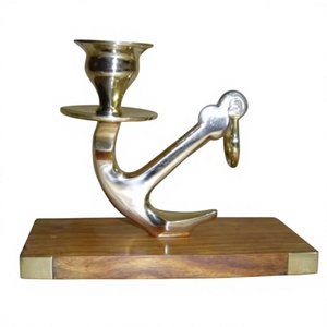 Support de bougie en forme d'ancre de bateau plaqué or sur base en bois, bougeoir de luxe pour la décoration de la maison pendant les fêtes de Noël - Product Image 1