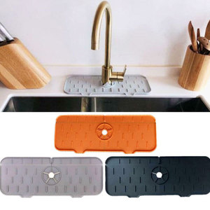 Tapis de protection en silicone pour robinet d'évier, support pour éponge et savon à vaisselle, accessoires pour comptoir de cuisine et salle de bain, pare-éclaboussures d'évier de cuisine, qualité alimentaire - Product Image 1