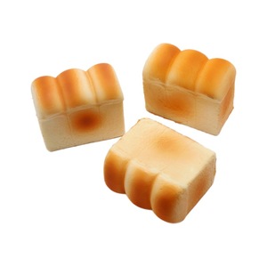 PU simulación de rebote lento comida pan juguete blando para niños suave fragante juguete para apretar accesorios de tiro para aliviar el estrés - Product Image 4
