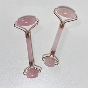 Rouleau de jade en quartz rose de luxe de haute qualité pour le lifting du visage - Product Image 2