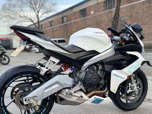 <span class=keywords><strong>Aprilia</strong></span> RS660 - <span class=keywords><strong>Moto</strong></span> <span class=keywords><strong>sportive</strong></span> haute performance 660cc 105HP à quatre temps avec démarrage électrique et fonction de démarrage au pied, durable - Product Image 6