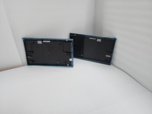 Service d'injection et d'assemblage de cadres de façade en plastique sur mesure pour la maison intelligente - Product Image 3