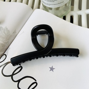 Grandes pinces à cheveux à un mot Accessoires de cheveux simples et élégants polyvalents Tête arrière en plastique colorée de style requin - Product Image 3