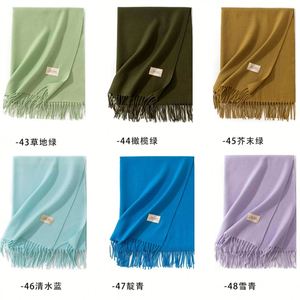 ผ้าคลุมไหล่ลายโจ๊กเกอร์ดีไซน์เฉพาะของ OEM ทำจากผ้าแคชเมียร์เทียม สำหรับกิจกรรมส่งเสริมการขายและกิจกรรมสร้างทีม - Product Image 5