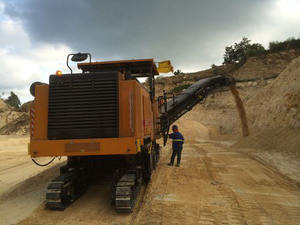 Fraiseuse à froid pour chaussées de marque chinoise renommée, modèle SCM2000C-8S, très vendue, avec une bonne maniabilité - Product Image 3