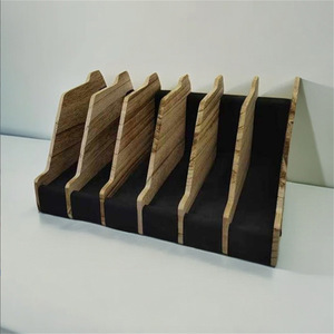 Estante de exhibición de pistolas de madera con 6 ranuras, organizador de pistolas de escritorio, estante de almacenamiento para coleccionistas de aficiones - Product Image 3