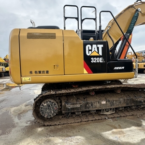 Excavatrice Cat320EL d'occasion du Japon, modèle 2022, haute puissance, haute qualité, bien entretenue, avec moteur, boîte de vitesses et PLC, à bon prix - Product Image 1