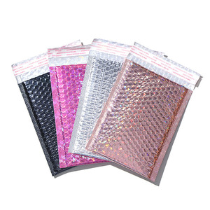 Enveloppes à bulles métalliques roses et noires personnalisées avec logo pour l'expédition et l'emballage - Product Image 2