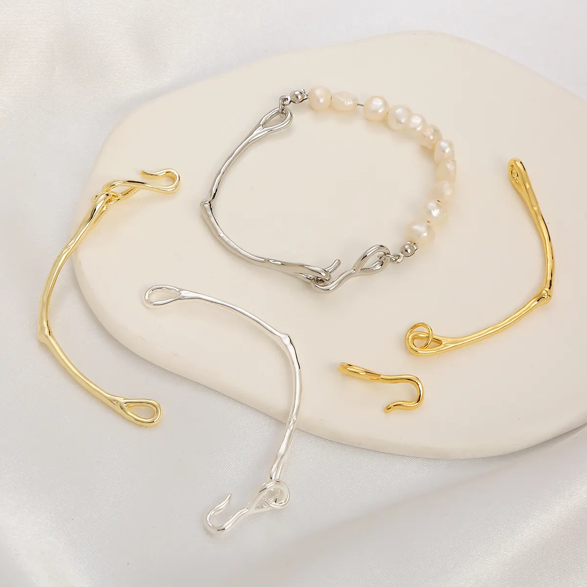Gelang Modis Kustom DIY 18K Gelang Desainer Berlapis Emas Kuningan Aksesori Perhiasan Gelang Setengah Jadi