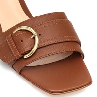 Sandales plates décontractées d'été grande taille marron à boucle et bout carré pour femme